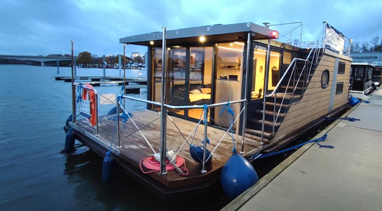 Houseboat Water King Apartament Plywajacy Dom Na Wodzie, 7 Os Вроцлав Экстерьер фото