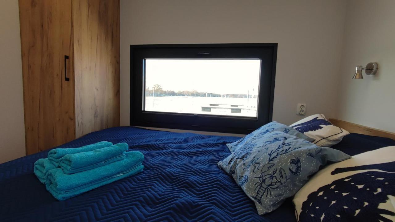 Houseboat Water King Apartament Plywajacy Dom Na Wodzie, 7 Os Вроцлав Экстерьер фото